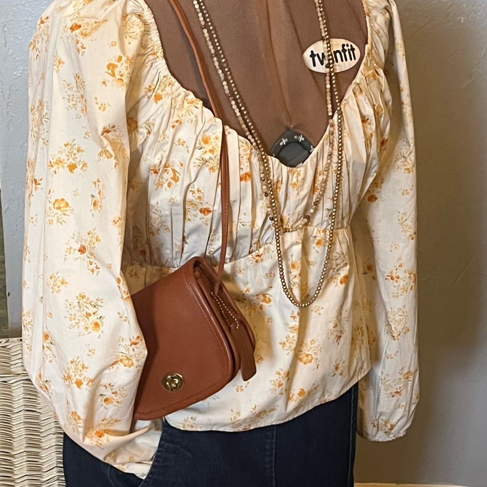 Abercrombie & Fitch Cream and Orange Textured Top